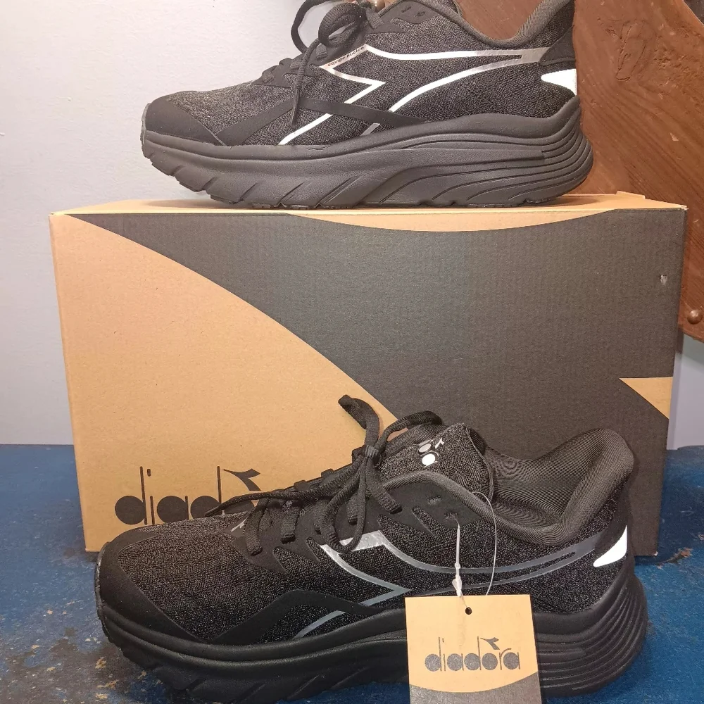 Diadora Black and Silver Athletic Shoes - Picture 4 of 7